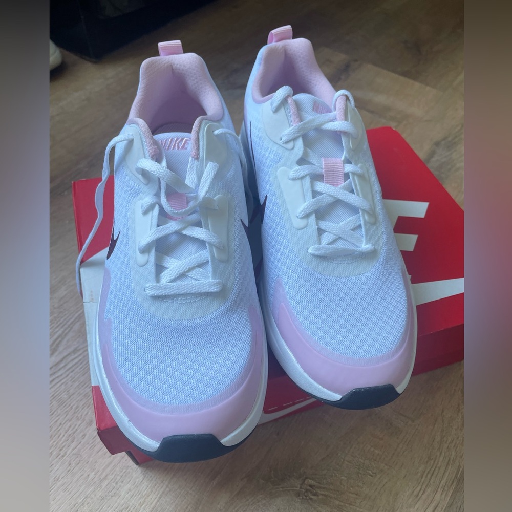 Nike wearallday tennis shoes